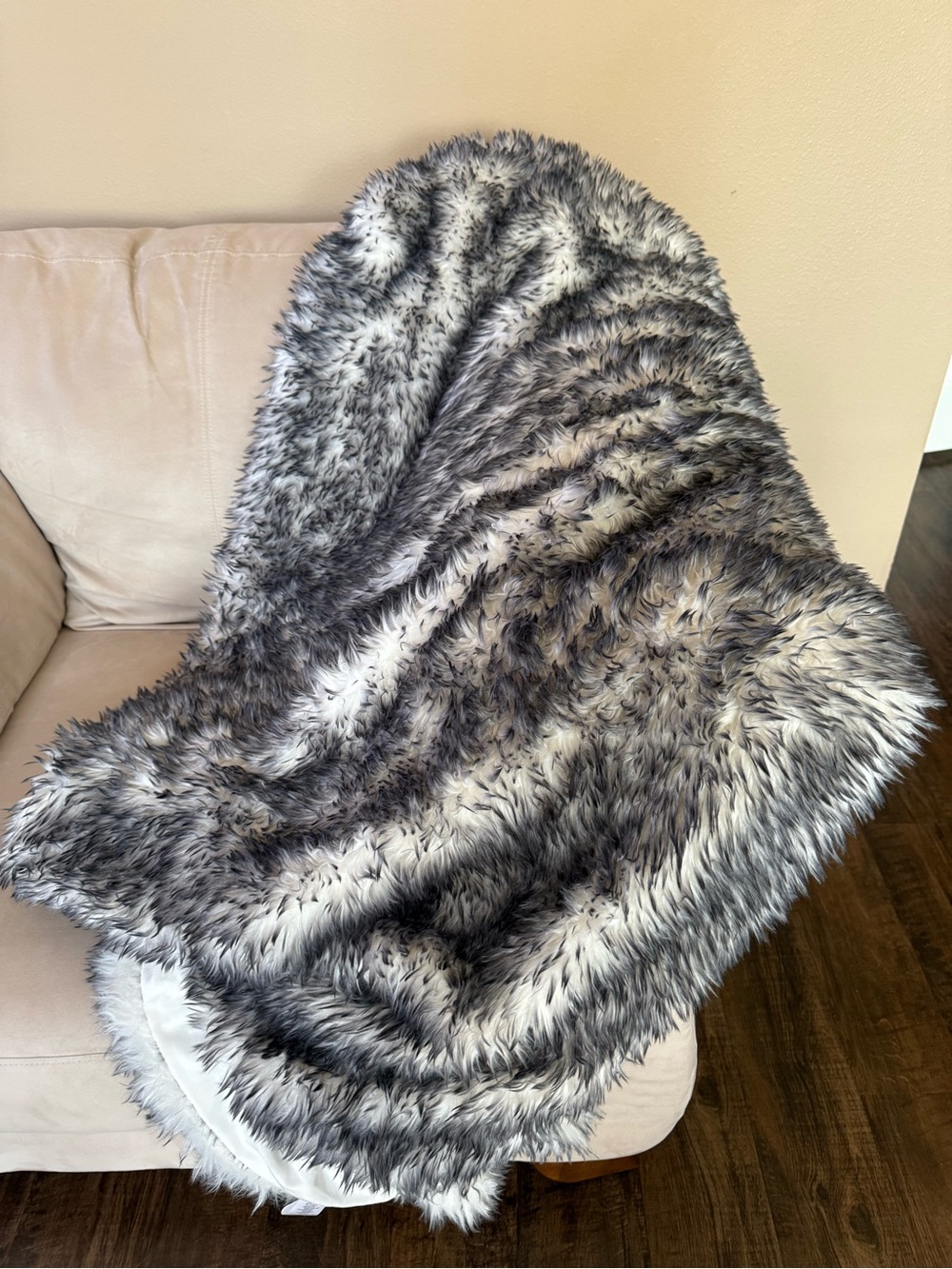 Faux Fur Throw Blanket Black Gray White - Tipped August & Leo Large 50”x60” HSN